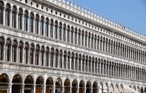 Procuratie vecchie am Piazza San Marco | Venedig, Venetien